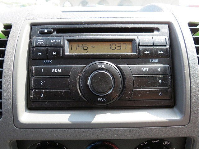 Nissan Frontier 2012 photo 3