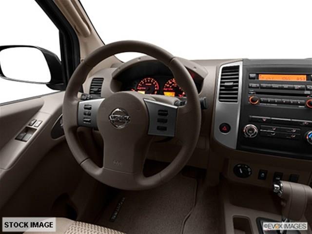 Nissan Frontier 2012 photo 2