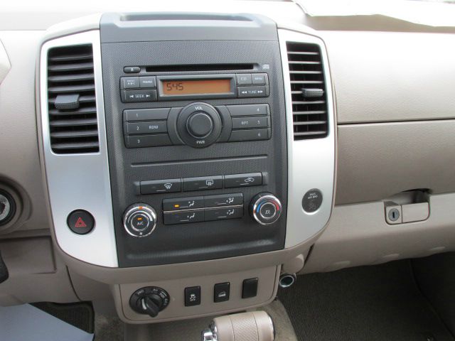 Nissan Frontier 4WD Quad Cab 140.5 Laramie Crew Cab Pickup