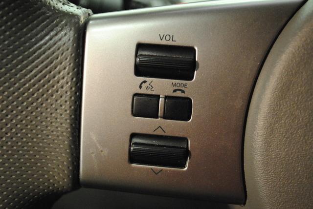 Nissan Frontier 2012 photo 8