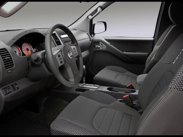 Nissan Frontier 2013 photo 1