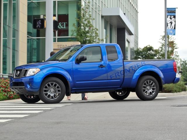Nissan Frontier 2013 photo 2