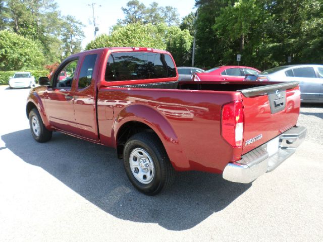 Nissan Frontier 2013 photo 1