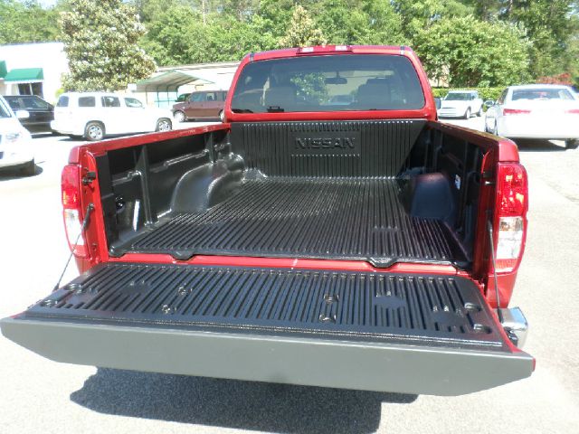 Nissan Frontier 2013 photo 2