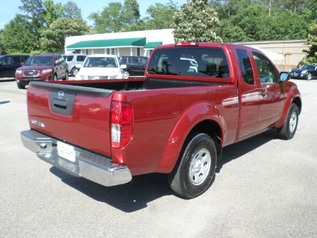 Nissan Frontier 2013 photo 3