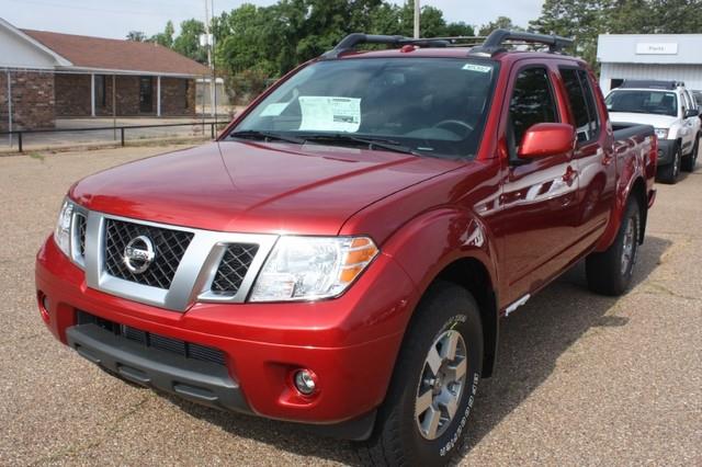 Nissan Frontier 2013 photo 1