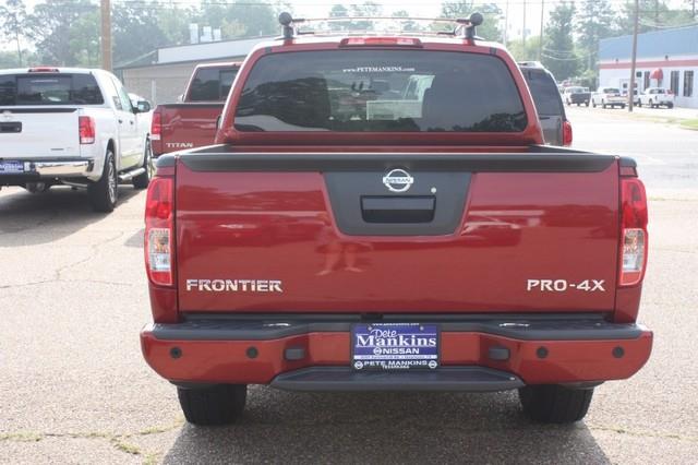 Nissan Frontier 2013 photo 4
