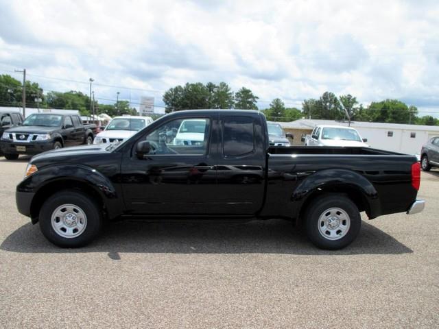 Nissan Frontier XR Pickup Truck