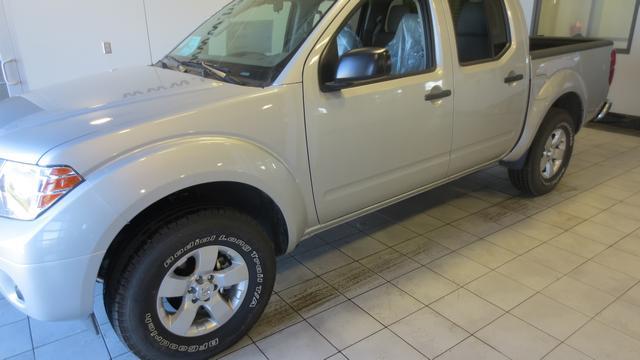 Nissan Frontier 2013 photo 3