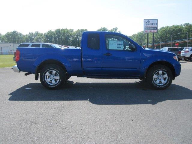 Nissan Frontier 2013 photo 1