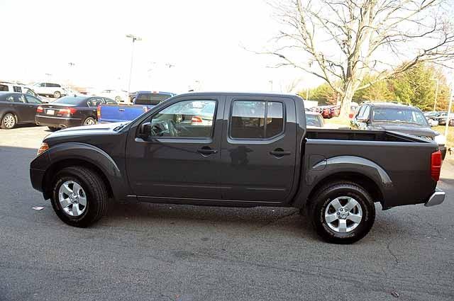 Nissan Frontier 2013 photo 1