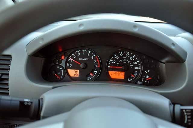 Nissan Frontier 2013 photo 3