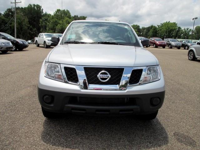 Nissan Frontier 2013 photo 4