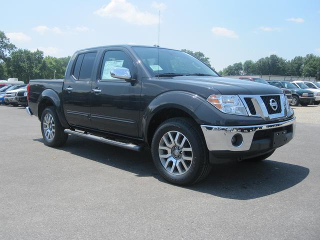 Nissan Frontier 2013 photo 2