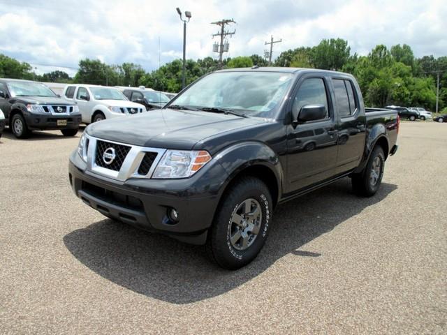 Nissan Frontier 2013 photo 1