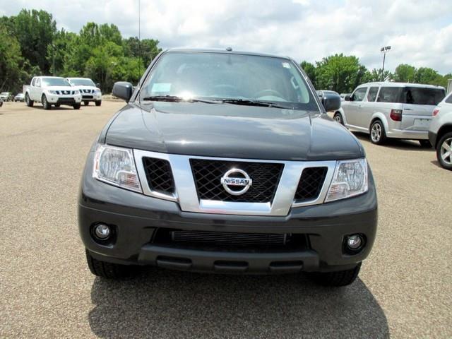 Nissan Frontier 2013 photo 3