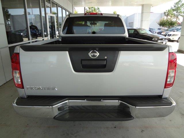 Nissan Frontier 2013 photo 1