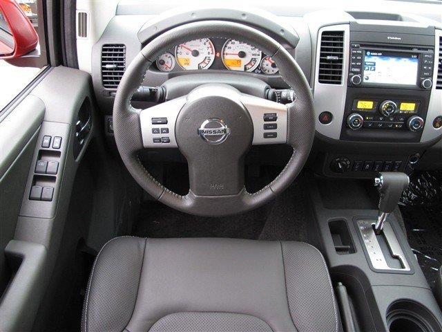 Nissan Frontier 2014 photo 3