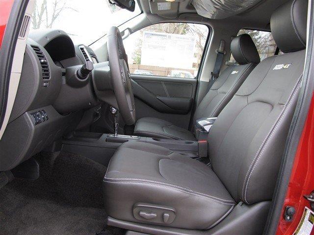 Nissan Frontier 2014 photo 4