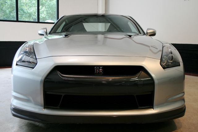 Nissan GT-R 2009 photo 1