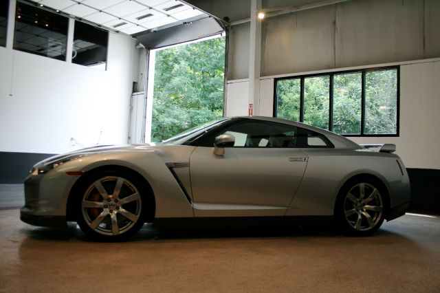 Nissan GT-R 2009 photo 4