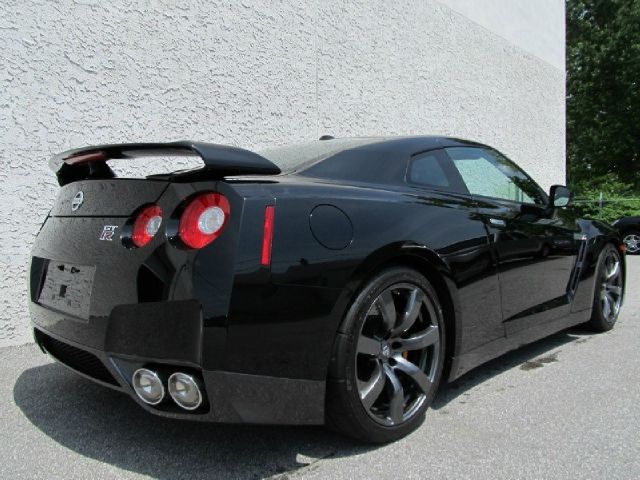 Nissan GT-R 2009 photo 4