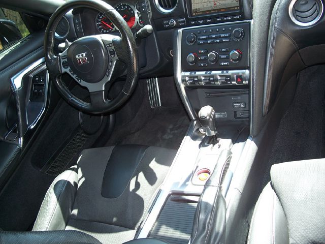 Nissan GT-R 2009 photo 4