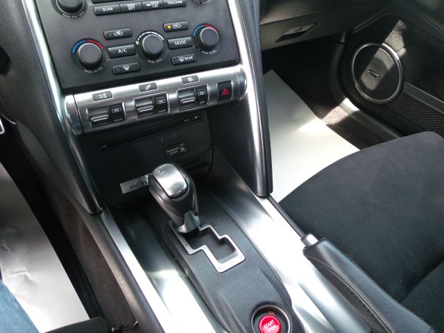 Nissan GT-R 2009 photo 11