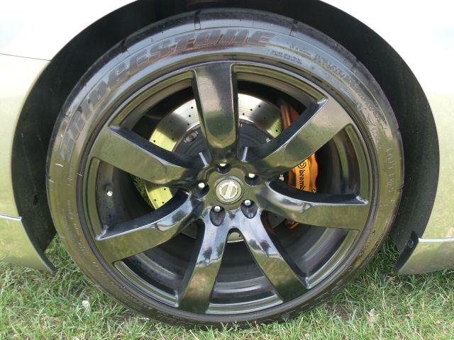 Nissan GT-R 2009 photo 19
