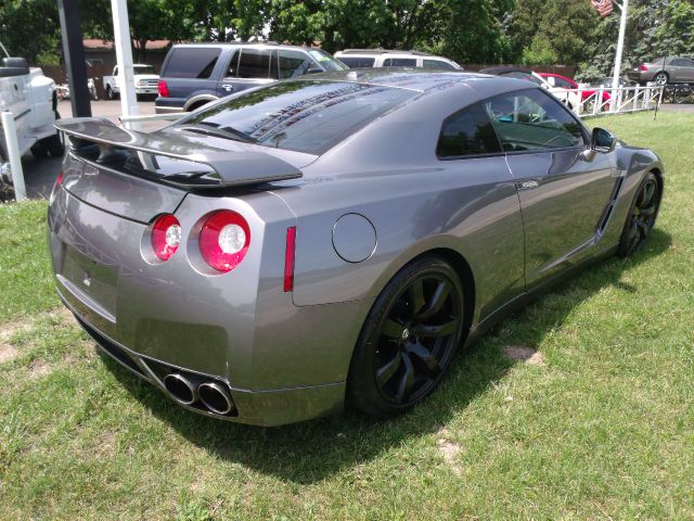 Nissan GT-R 2009 photo 20