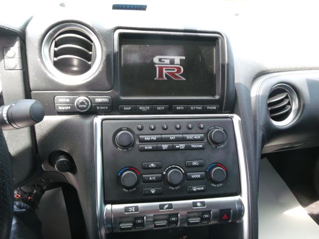 Nissan GT-R 2009 photo 4