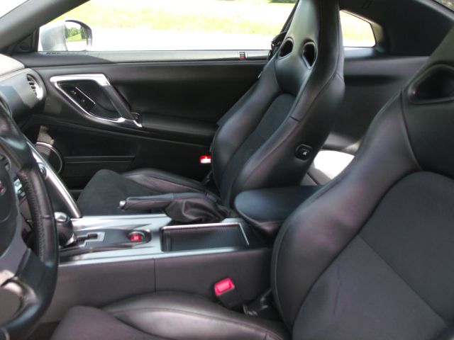 Nissan GT-R 2009 photo 8