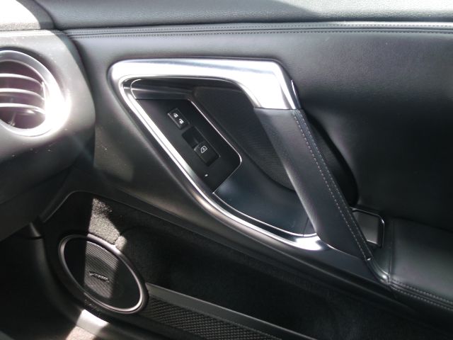 Nissan GT-R 2009 photo 9