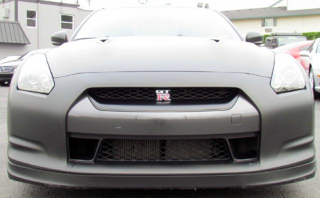 Nissan GT-R 2009 photo 2