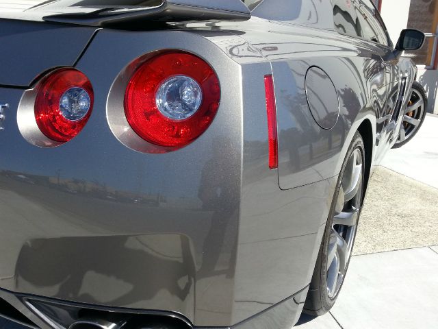 Nissan GT-R 2009 photo 36