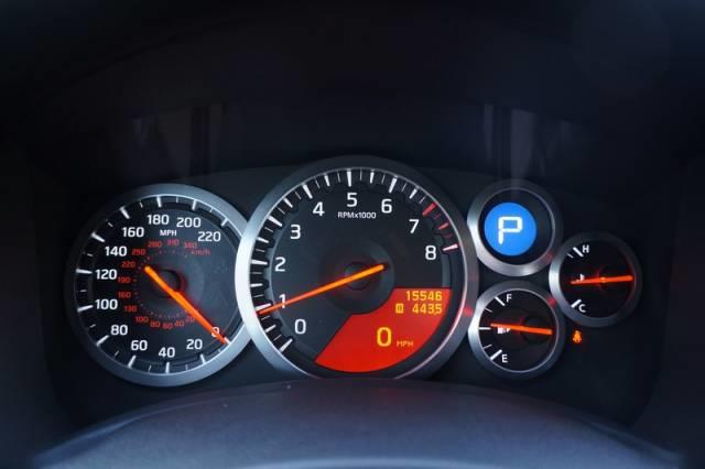 Nissan GT-R 2010 photo 14