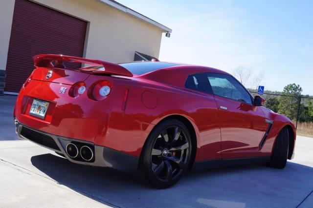 Nissan GT-R 2010 photo 34
