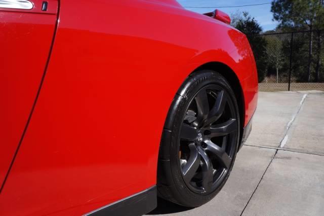 Nissan GT-R 2010 photo 37