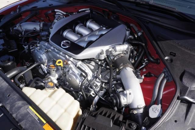 Nissan GT-R 2010 photo 41