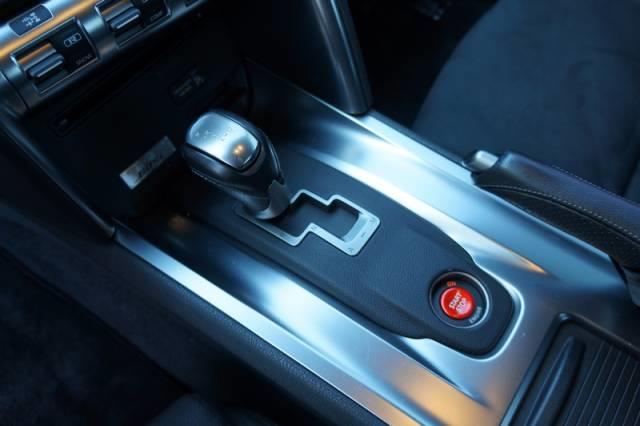 Nissan GT-R 2010 photo 43
