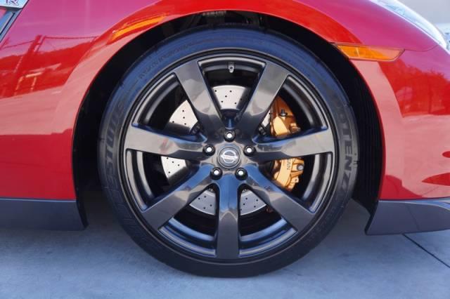 Nissan GT-R 2010 photo 50