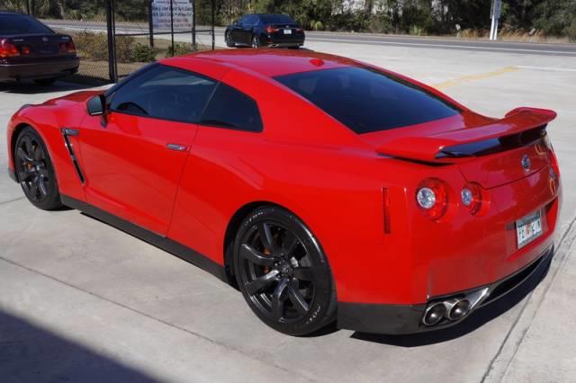 Nissan GT-R 2010 photo 67
