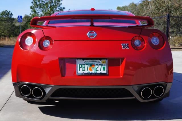 Nissan GT-R 2010 photo 70