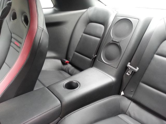 Nissan GT-R 2012 photo 1