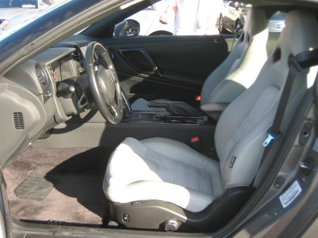 Nissan GT-R 2012 photo 3
