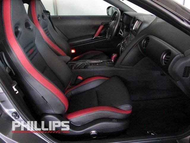 Nissan GT-R 2012 photo 5