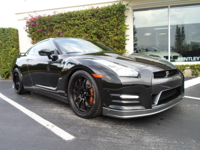 Nissan GT-R XL Pickup 2D 6 Ft Coupe