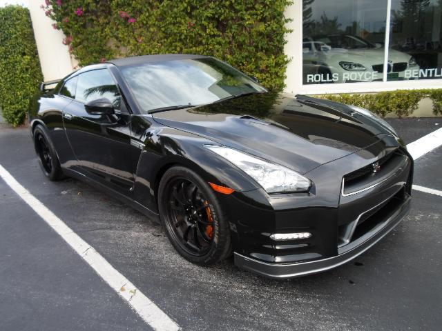Nissan GT-R 2012 photo 4