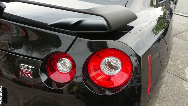 Nissan GT-R 2013 photo 1