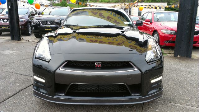 Nissan GT-R 2013 photo 6